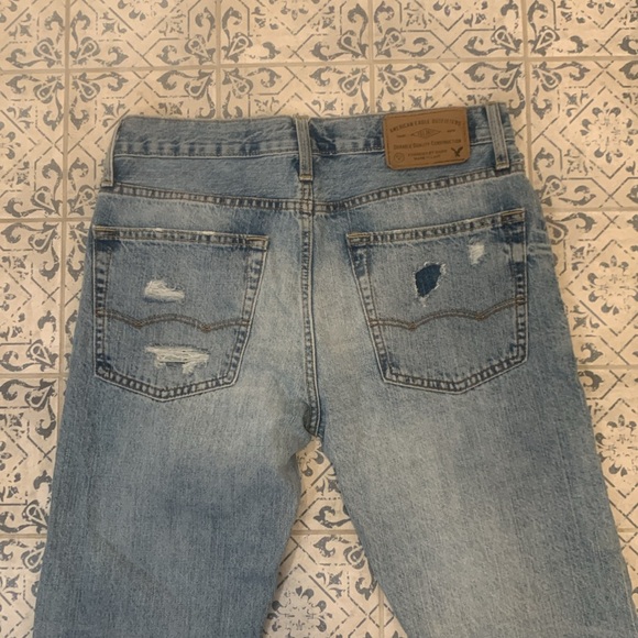 Men’s Distressed Jeans - Picture 7 of 8